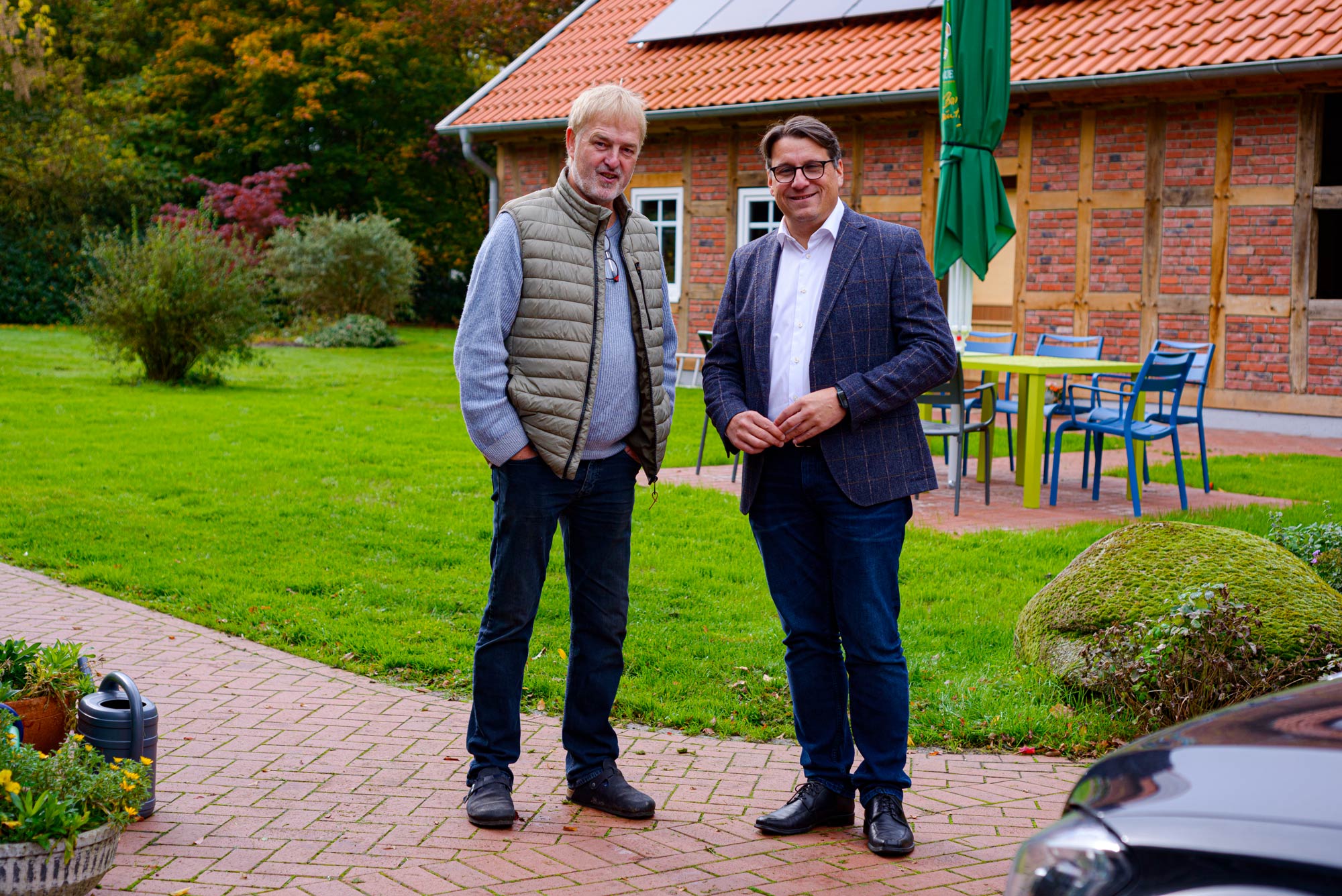 Rainer Wedebrock und Dr. Oliver Vogt auf dem Meisterhof Wehdebrock